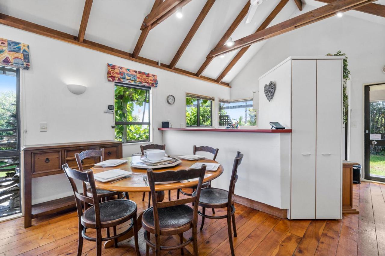 Waimea Cottage - Waikanae Holiday Home Εξωτερικό φωτογραφία